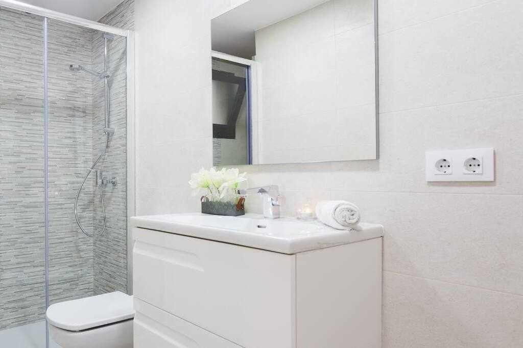 Apartamento Para 4 Con Terraza En El Centro Girona Exteriör bild